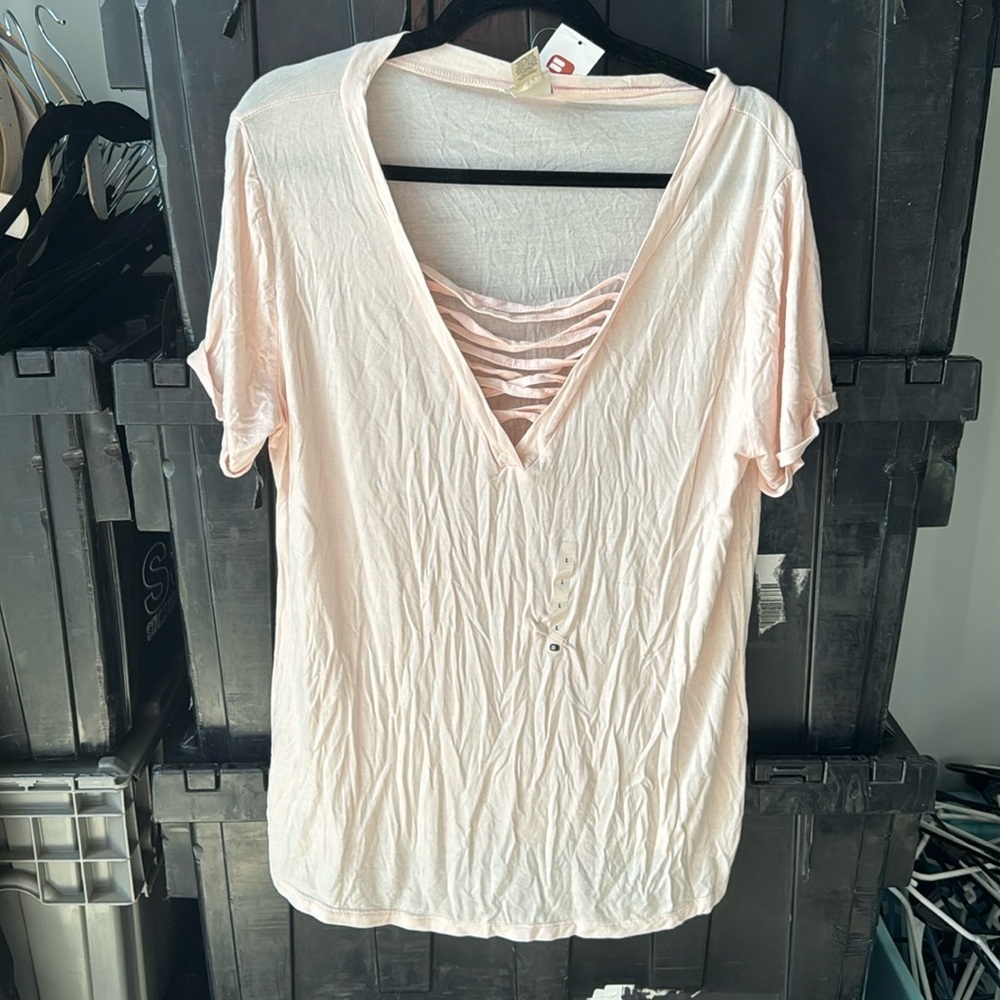 Daytrip lace vneck tee